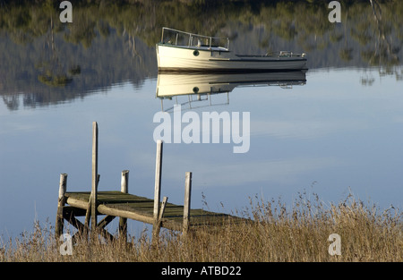 Bateaux amarrés, flottant sur la rivière Huon, Tasmanie. photo par Bruce Miller 702 Banque D'Images