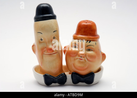 Stan Laurel et Oliver Hardy Beswick Pots Sel et poivre Banque D'Images