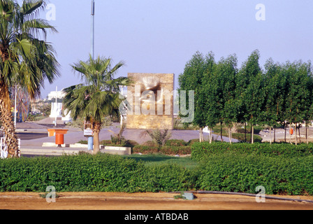 La sculpture moderne sur la Corniche de Jeddah, Arabie Saoudite Banque D'Images