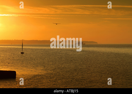 East Cowes de Ryde Pier at sunset Banque D'Images