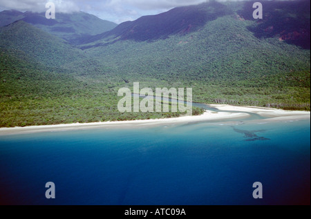 N Australie Queensland Cape Tribulation National Park Noah Creek rainforest montagnes habillées Banque D'Images