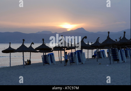Plage au coucher du soleil, Majorque, Espagne Banque D'Images
