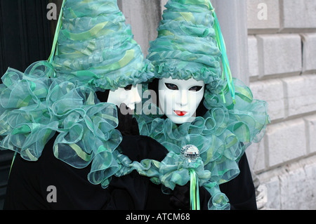 Un couple des masqueraders dans Carnaval de Venise 2005 Banque D'Images