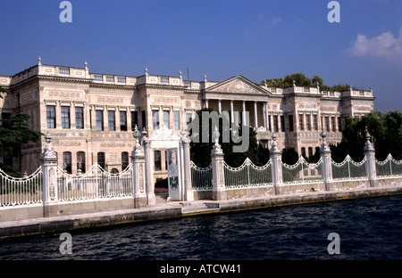 Le Palais de Dolmabahçe Sarayı Bosphore Sultan Ottoman Abdulmecid Ataturk Banque D'Images