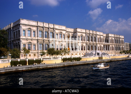 Le Palais de Dolmabahçe Sarayı Bosphore Sultan Ottoman Abdulmecid Ataturk Banque D'Images