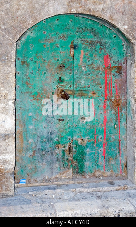 Cadenas sur la porte verte, vieille ville de Halab, Alep, en Syrie, au Moyen-Orient. DSC 6360 Banque D'Images