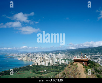 Waikiki et Honolulu de Diamond Head Crater, Oahu, Hawaii, USA Banque D'Images