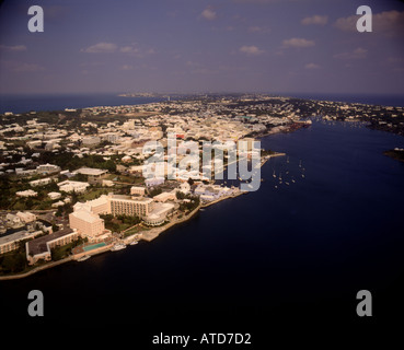 Une vue aérienne de la ville et le port de Hamilton Bermudes Banque D'Images