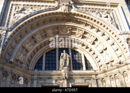 Victoria & Albert Museum de façade, Kensington, Londres, Angleterre, Royaume-Uni Banque D'Images