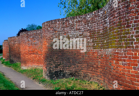 Crinkle crankle Suffolk Angleterre Easton mur Banque D'Images