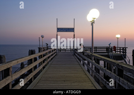 Pier à Kühlungsborn à l'aube, Bade-Wurtemberg, Allemagne Banque D'Images