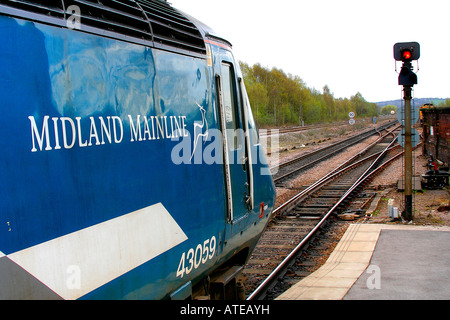 Tvh 43059 Midaland train company à Chesterfield Gare East Midlands England UK en ligne Banque D'Images