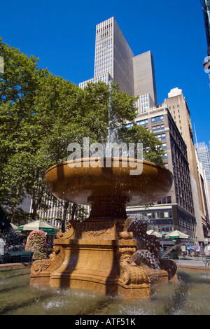 Josephine Shaw Lowell Memorial Fountain, Bryant Park, à Manhattan, New York Banque D'Images