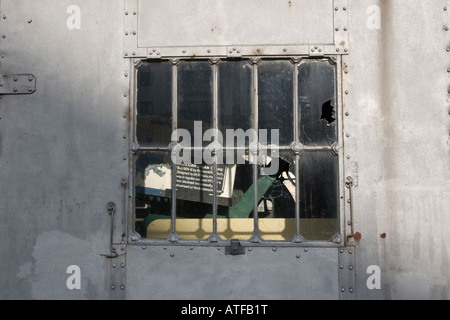 Détail de la fenêtre de la grue à vapeur Fairbairn Bristol que l'on croit être la seule décision opérationnelle au Royaume-Uni Banque D'Images