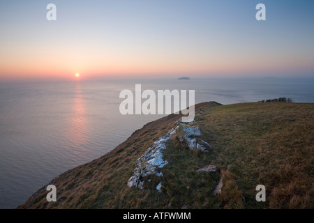 Au coucher du Soleil avec Brean Down Steep Holm Island dans la distance près de Weston Super Mare Somerset en Angleterre Banque D'Images