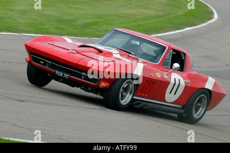 1965 Chevrolet Corvette à Goodwood Revival, Sussex, UK. Banque D'Images