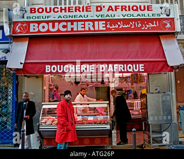 Butcher Barbes Rochechouart quartier arabe de l'Afrique de l'arrondissement de Paris. Banque D'Images