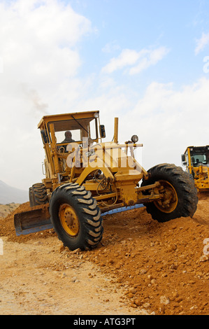 Road construction racloir nouvelle autoroute Oman Banque D'Images