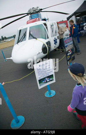 76Un Sikorsky Hélicoptère Air Ambulance Banque D'Images