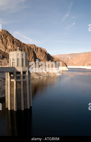 Le lac Mead, derrière le barrage de Boulder sur la rivière Colorado. Banque D'Images