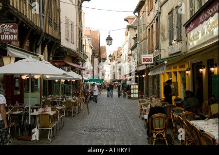 Le centre-ville de Troyes France street Juin 2007 Banque D'Images