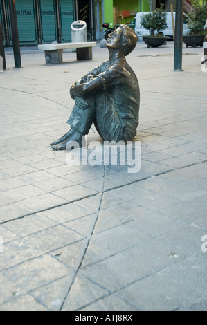 Statue d'homme assis, Zaragoza, Aragon, Espagne Banque D'Images