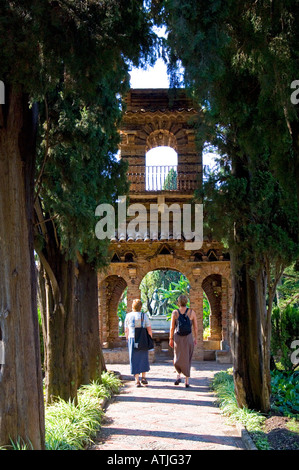 Dans le parc public à Taormina, Sicile, créé par Florence T. Trevelyan à la fin du xixe siècle dans le style anglais Banque D'Images