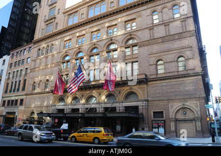 Carnegie Hall sur West 57th Street à Manhattan a été financé par Andrew Carnegie et ouvert en 1891. Banque D'Images