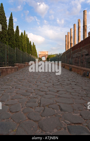 Arc de Titus et de la Via Sacra Rome Italie Banque D'Images