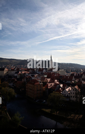 Une jolie vue de Cesky Krumlov sur un jour d'automne Banque D'Images