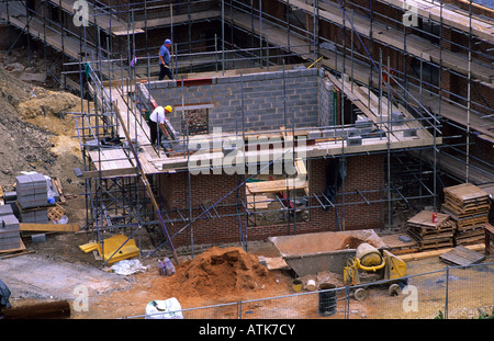 Travailleurs de la construction sur chantier à Leeds Yorkshire UK Banque D'Images