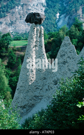 Pyramides de terre Banque D'Images