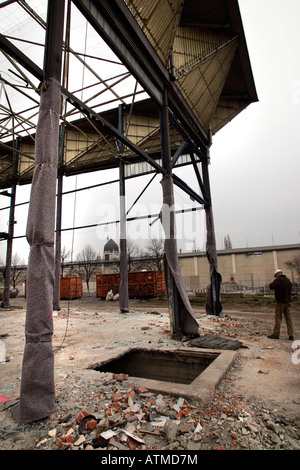 Ruine de l'ancien hall de patinage sur glace. Dresde, Saxe, Allemagne Banque D'Images