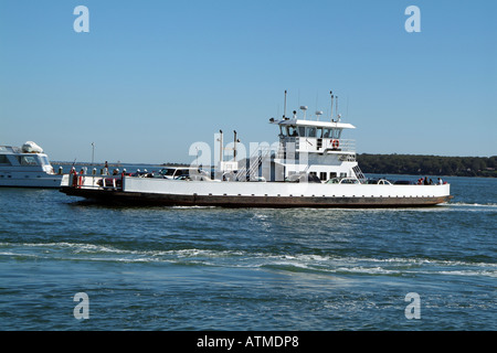 L'Mashomack ferry vechicle Greenport approche Long Island New York USA Banque D'Images