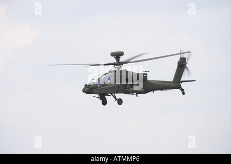 Hélicoptère Apache AH64D Longbow dans le port de vol grand-côté Banque D'Images