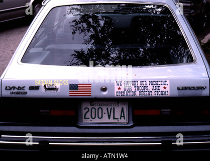 Anti-patriotiques et Saddam autocollants sur voiture à USA Banque D'Images