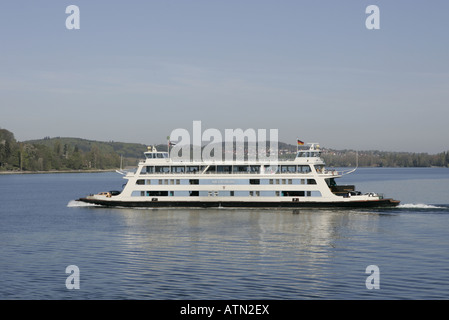 Transport de passagers et de car-ferry sur le lac de Constance en Bade-Wurtemberg, Allemagne Banque D'Images