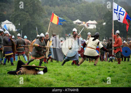 L'historique 1066 Bataille de Hastings, Angleterre re création à Hastings sur les champs où la bataille a eu lieu. Banque D'Images