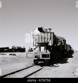 World Travel. Cimetière de locomotives à vapeur en Salar de Uyuni en Bolivie en Amérique du Sud. Wanderlust Évasion Culture Histoire Banque D'Images