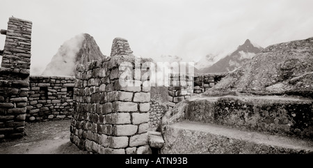 La construction dans l'ancienne cité de Machu Picchu, dans la vallée sacrée au Pérou en Amérique du Sud. L'histoire ancienne en Amérique latine Banque D'Images