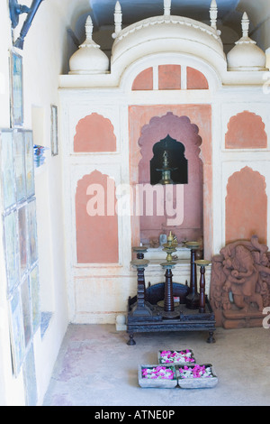 Lampes en face d'un autel Banque D'Images