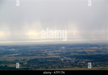 Vu de ma fenêtre près de l'aéroport international de Buenos Aires Ezeiza de nuages de pluie Banque D'Images