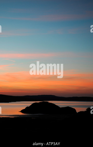 Coucher de soleil sur la baie de Gruinard, Wester Ross, North West Highland Ecosse sur la côte nord route 500 Banque D'Images