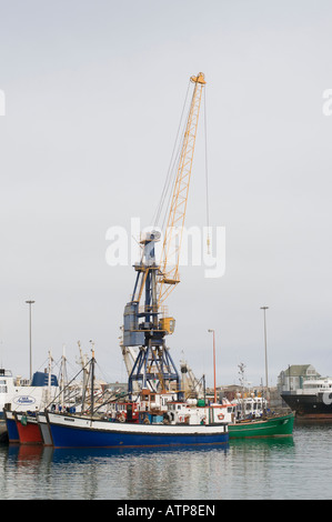 Le port de Lüderitz en Namibie avec un porte-conteneurs au port de l'Afrique de l'chargement Banque D'Images