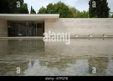 Mies van der Rohe pavilion à Barcelone. Banque D'Images