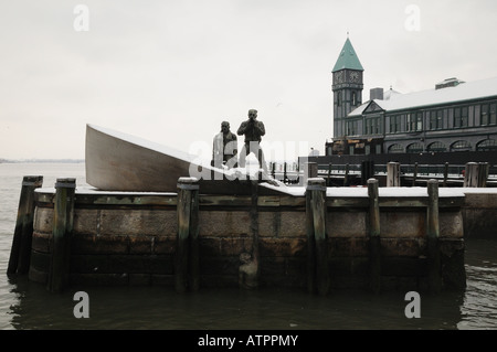 Les marins de la marine marchande américaine Memorial à Battery Park, Manhattan, rend hommage aux marins marchands qui sont morts pendant les guerres des États-Unis. Banque D'Images