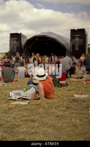 En attendant le prochain festival de Glastonbury 2003 bande Banque D'Images