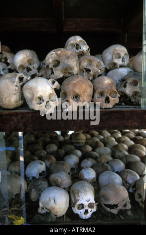 Les champs de la Mort de Choeung Ek victimes du régime de Pol Pot Banque D'Images