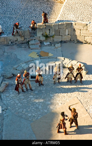 Acteurs extras Film en action au cours de la fabrication d'un film, Crac des Chavaliers, en Syrie, au Moyen-Orient. DSC 6121 Banque D'Images