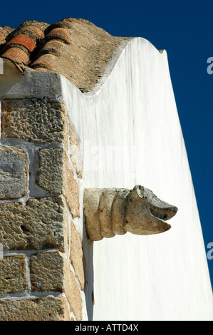 Gargouille en forme de l'animal sur le côté de l'Igreja Matriz de Alvor église construite dans les années 1520 dans l'architecture de style manuélin dans la région Algarve Portugal Banque D'Images